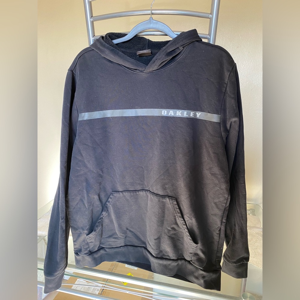Oakley men’s size large black hoodie